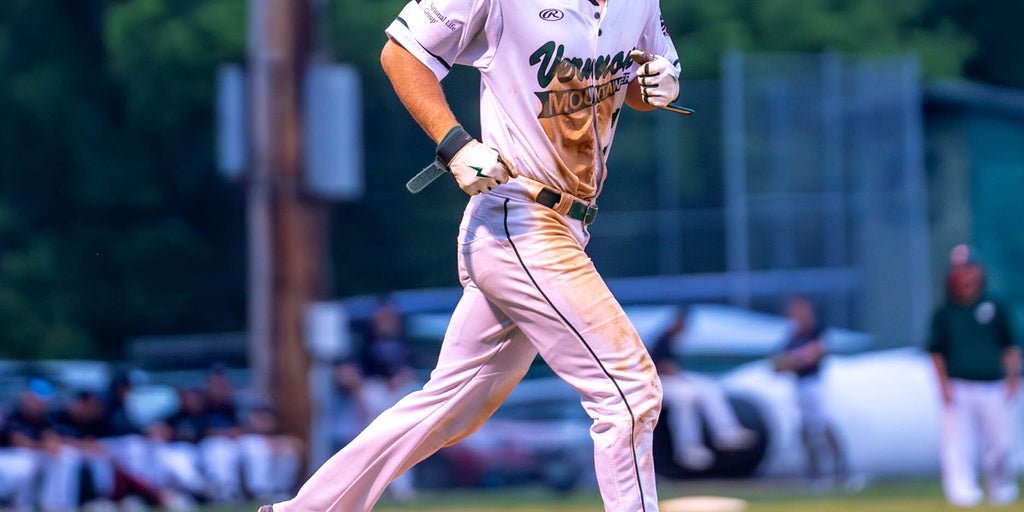 How to Clean White Baseball Pants With Piping: Pro Tips